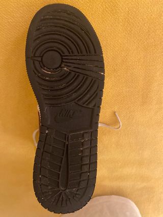 Jordan 1 Mid Talla 38 Beige/Marrón