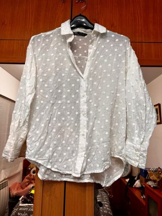 Blusa Zara oversize lunares bordados