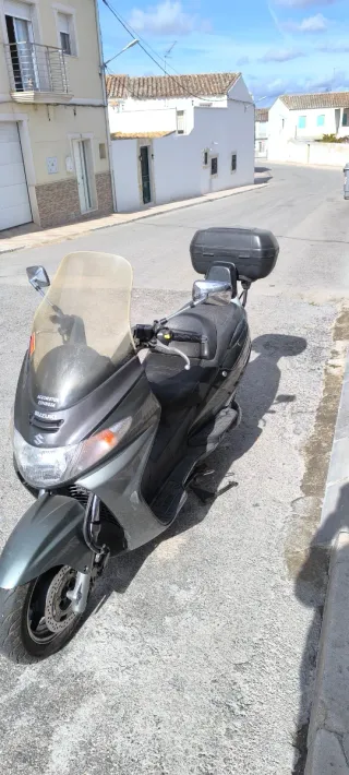 Suzuki Burgman 400