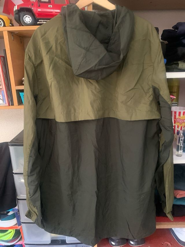 Cortavientos Nike Verde Oliva