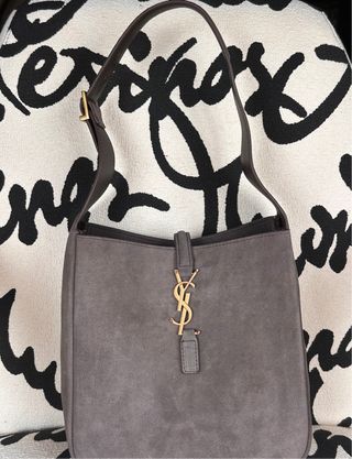 Bolso de hombro YSL gris en ante
