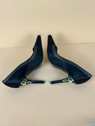 Zapatos salón artesanos 36