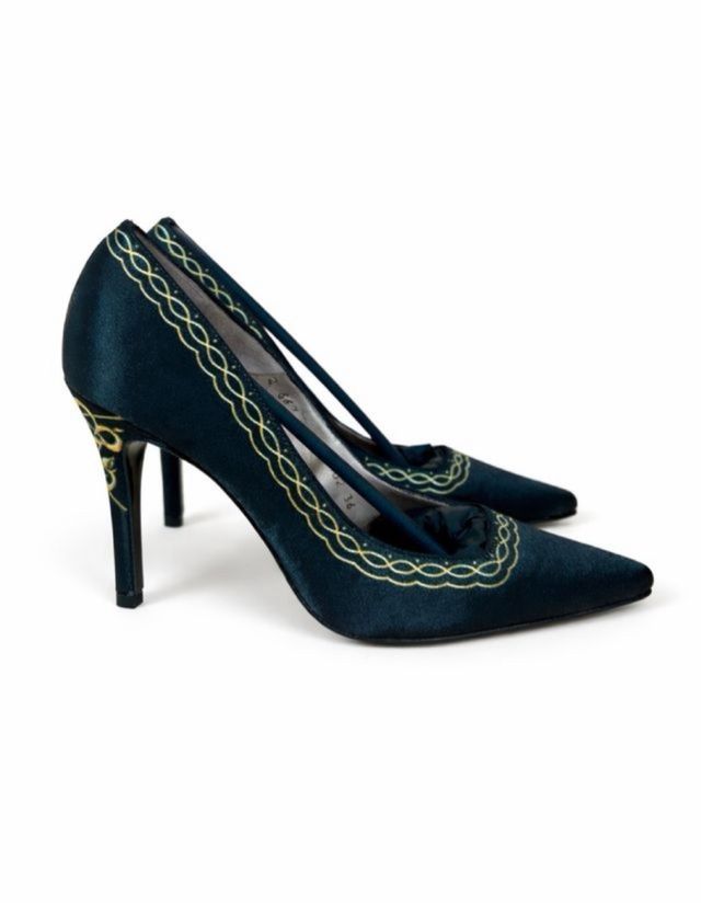 Zapatos de diseñador piel nuevos talla 36