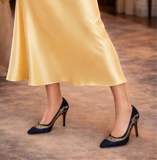 Zapatos de diseñador piel nuevos talla 36