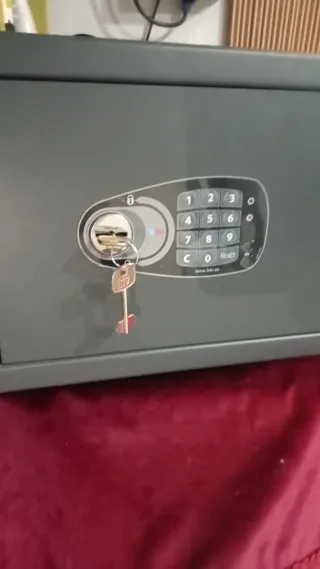 Caja Fuerte BTV DECORA E-1030 Negra