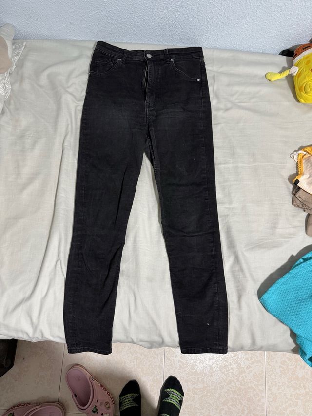 Pantalones vaqueros negros skinny elásticos