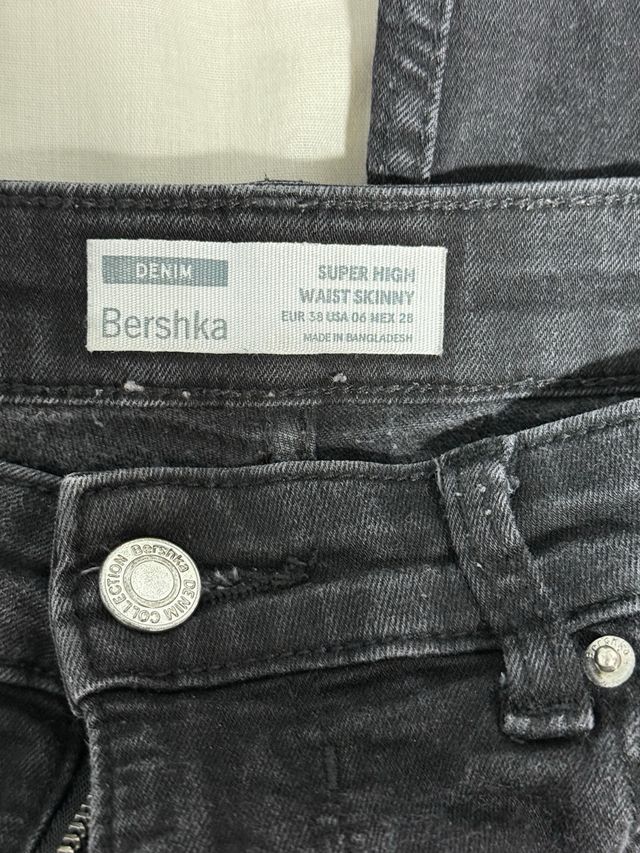 Pantalones vaqueros negros skinny elásticos