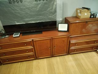 Mueble de salón madera y cristal