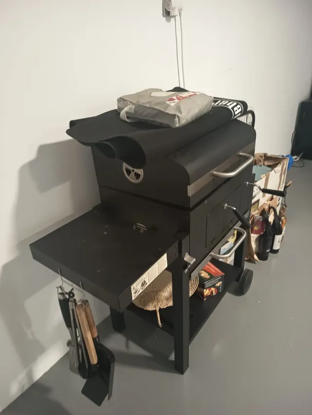 Barbecue Weber quasi nuovo