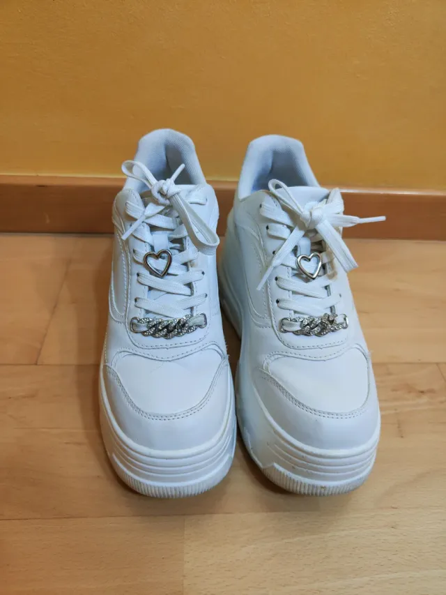 Zapatillas plataforma XL con charms