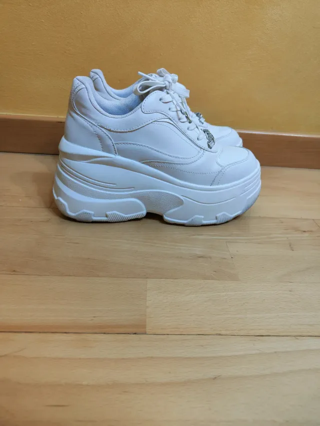 Zapatillas plataforma XL con charms