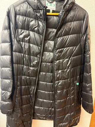 Abrigo premamá acolchado negro