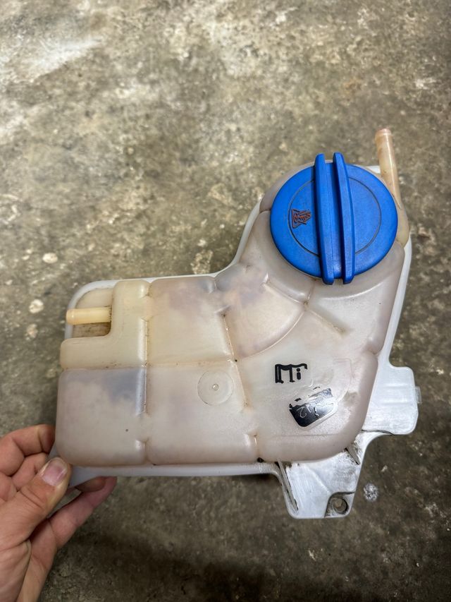 Bote expansión SEAT Exeo