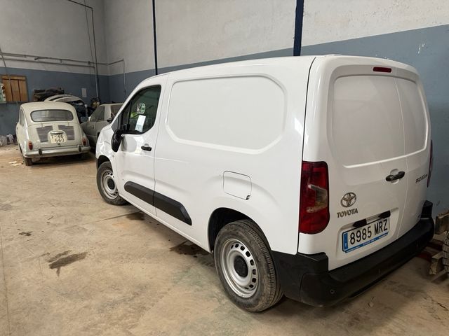 Toyota Proace City 2024 Dana reparar