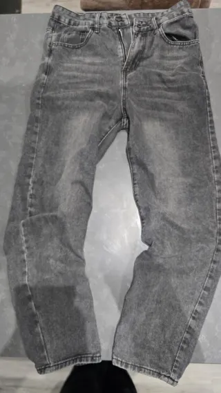 Pantalón tejano gris drip