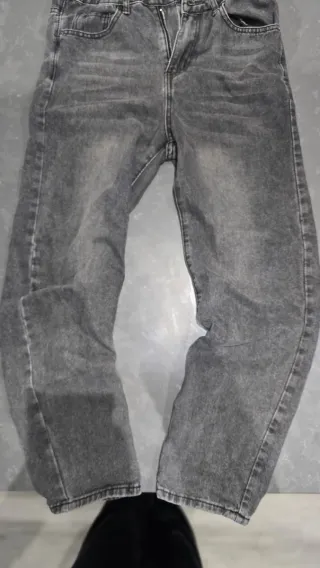 Pantalón tejano gris drip