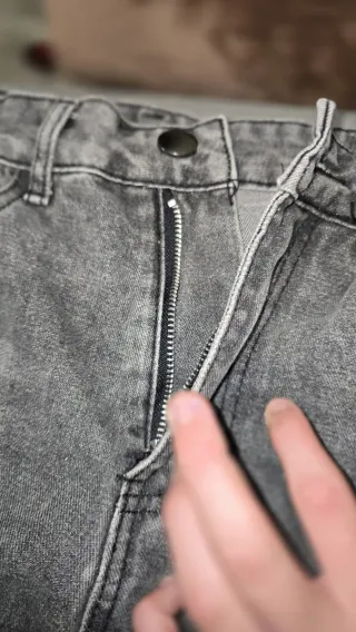 Pantalón tejano gris drip