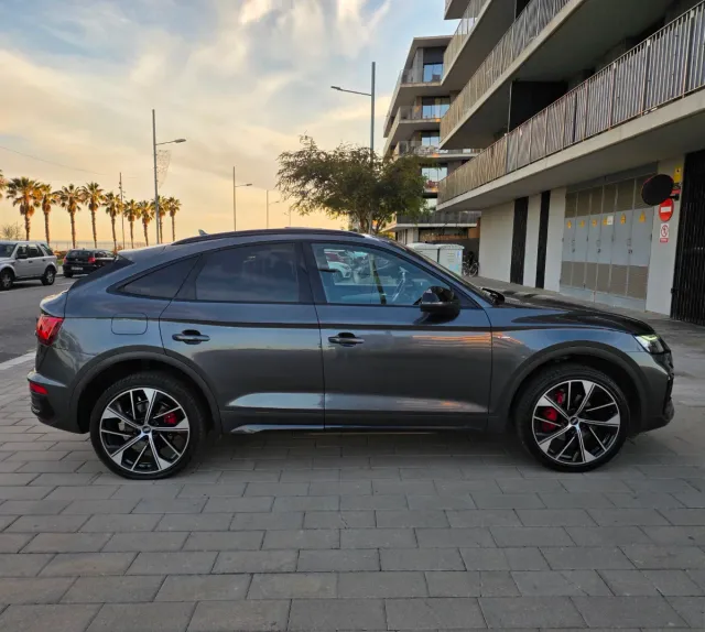 Audi Q5 Sportback 2021 40TDI 204cv  " BLACK LINE "
