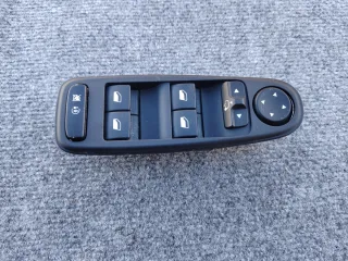 Mando de elevalunas de citroen c4 Picasso 2008