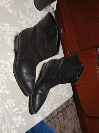 Botas camperas negras media caña