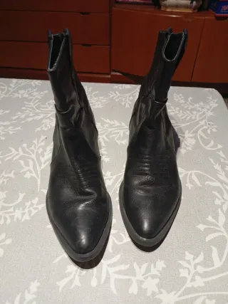 Botas camperas negras media caña