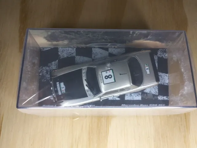 Mercedes SCL Coche escala 1:43