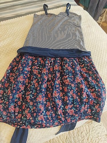 Vestido estampado floral y rayas