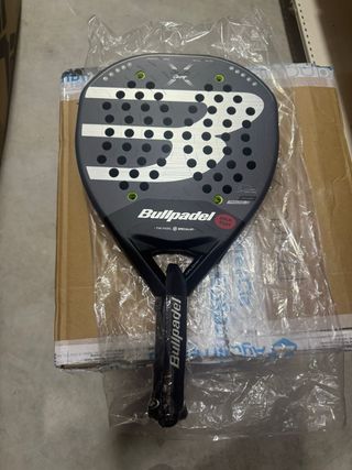 Pala de pádel Bullpadel