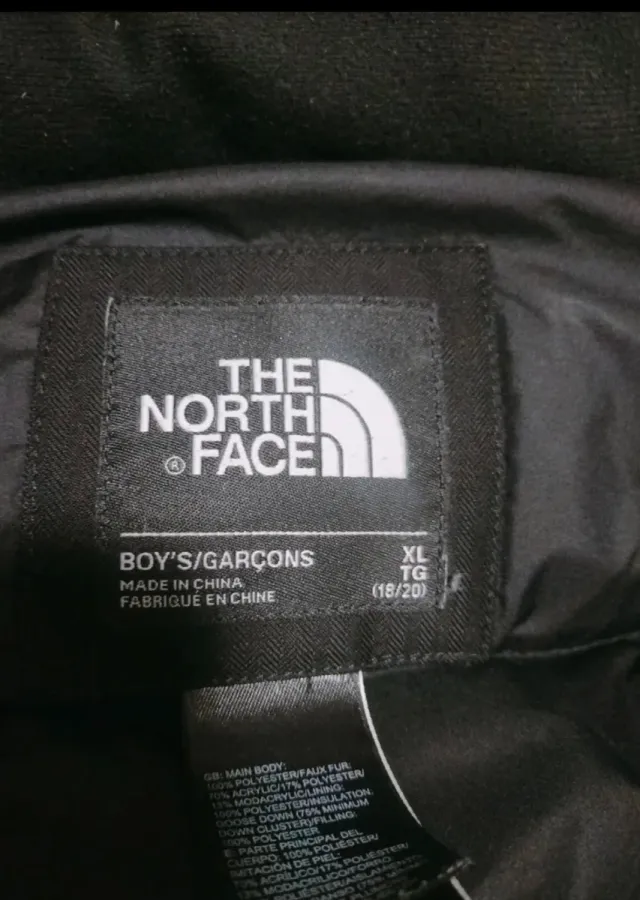 Abrigo The North Face Negro con Capucha