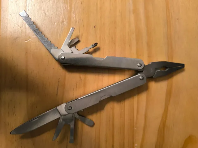 Multiutensile di sopravvivenza Lampa. 15 in 1