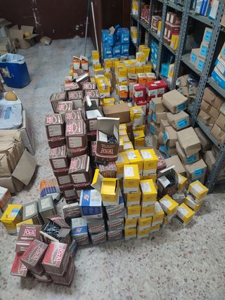 Liquidación material de fijación y herramientas