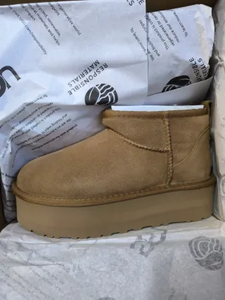 Botas UGG Beige Plataforma