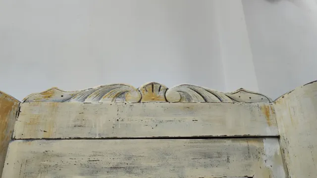 Armario vintage con espejo