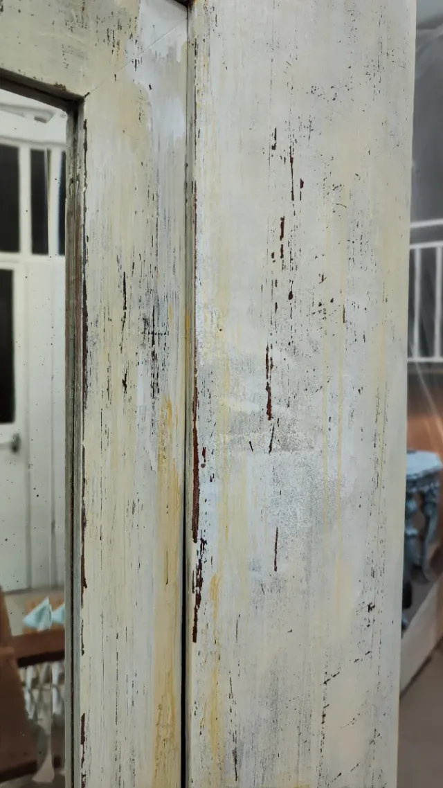 Armario vintage con espejo