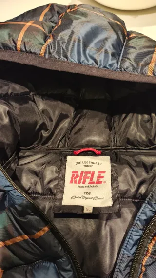 Piumino Smanicato a Quadri