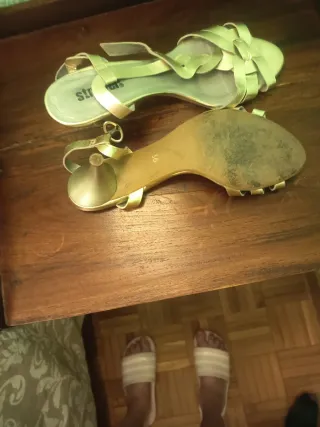 Sandalias de fiesta doradas