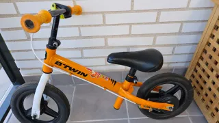 Bici sin pedales B'TWIN naranja