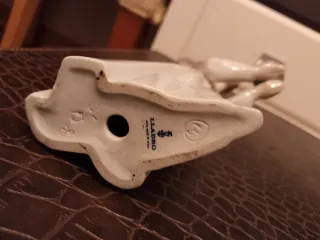 Figura Lladró porcelana niña candelabro