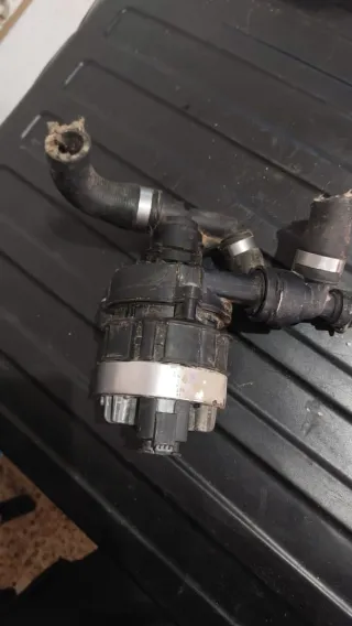 Bomba de agua Mercedes A0005000801