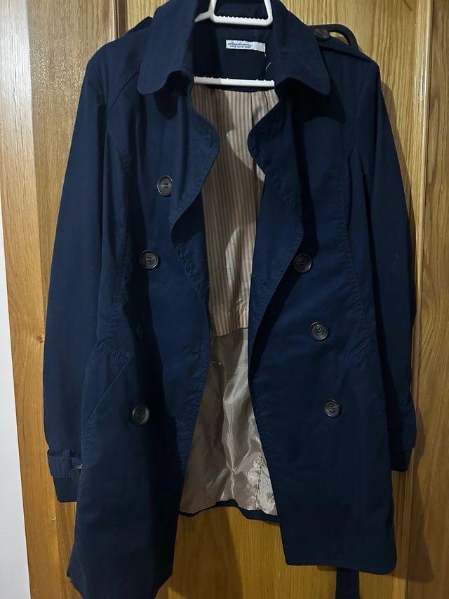 Gabardina Stradivarius azul