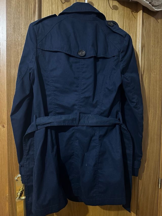 Gabardina Stradivarius azul