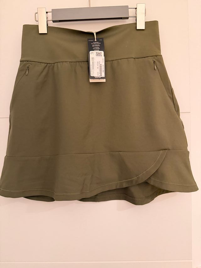 Saia NOVA Adidas Golf verde com babados Tamanho S