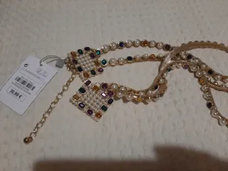 Cinturón dorado perlas y piedras de colores