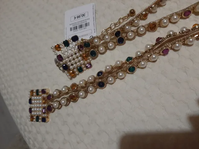 Cinturón dorado perlas y piedras de colores