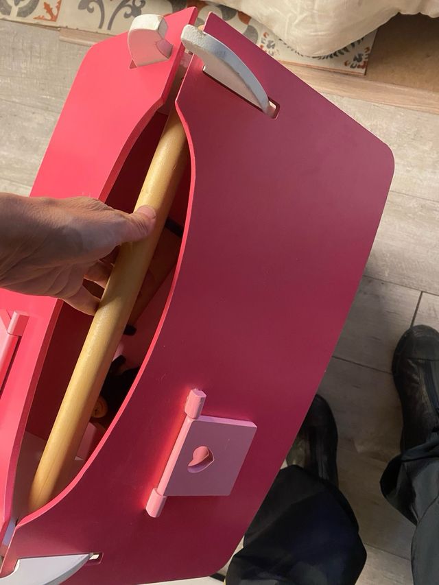 Casa de muñecas de madera rosa