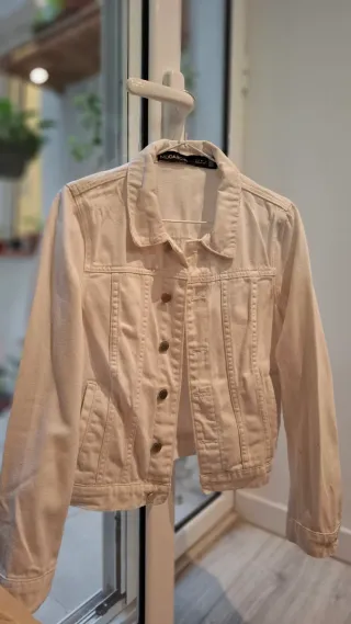 Chaqueta vaquera blanca MODA&MODA Talla S