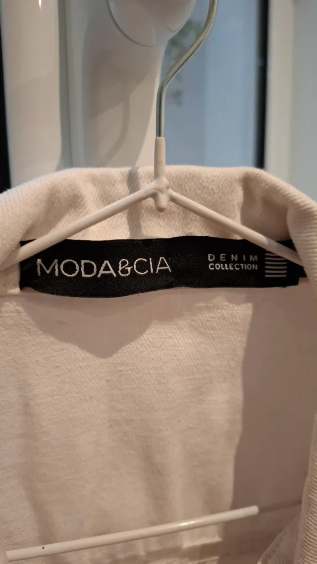 Chaqueta vaquera blanca MODA&MODA Talla S