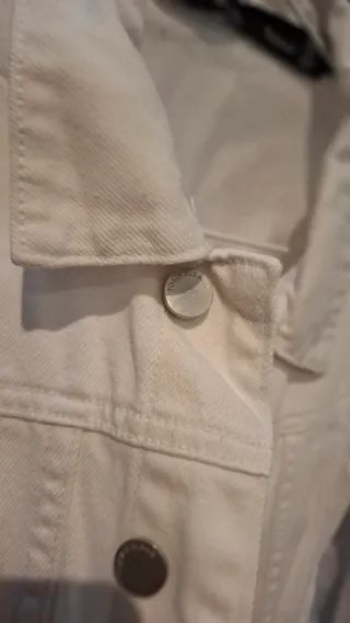 Chaqueta vaquera blanca MODA&MODA Talla S