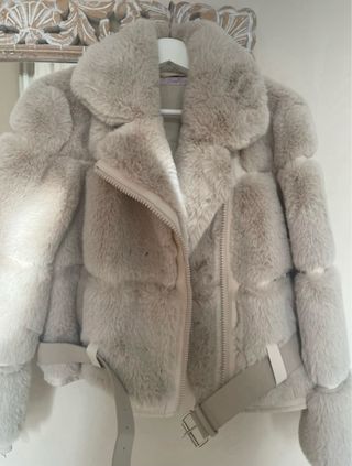 Chaqueta pelo sintético beige/crema