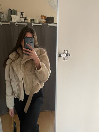 Chaqueta pelo sintético beige/crema